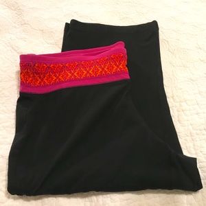 NWOT LB Livi black activewear capris with pink & orange waistband (22/24)